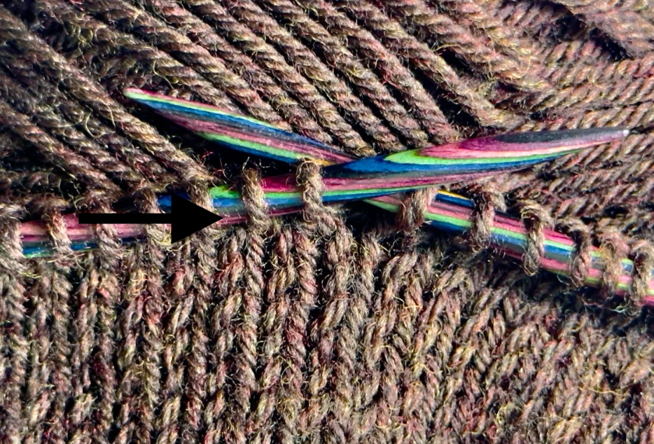 Knit stitch with "bump" in back